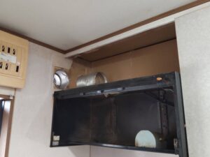 千葉キッチン取付け隊　同時給排気フードの工事　施工前